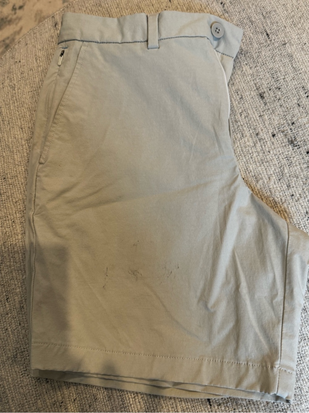 Vineyard Vines Performance on-the-go Men's Khaki Shorts in Stone